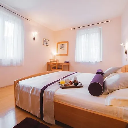 Park Hvar Ξενοδοχείο 4*