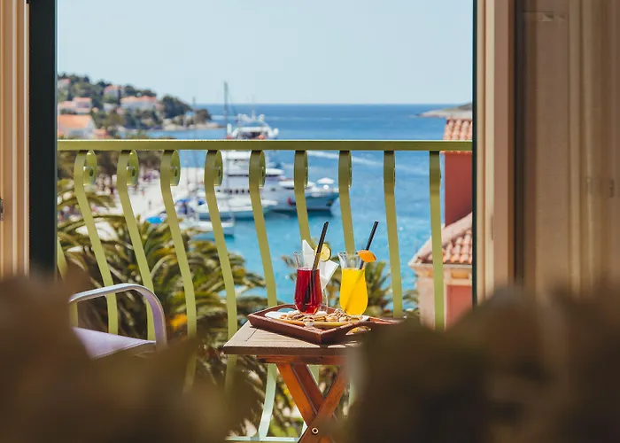 Park Hvar 4*