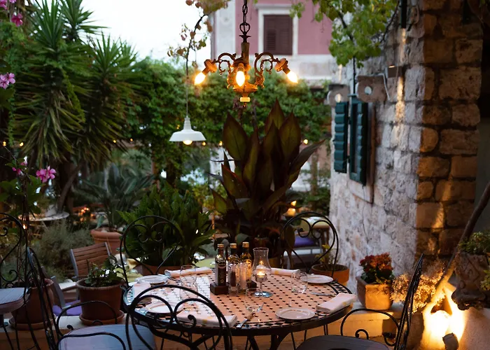 Park Hvar 4*